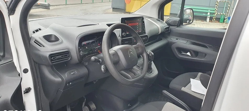 Citroen Berlingo cena 42900 przebieg: 216000, rok produkcji 2019 z Warszawa małe 106